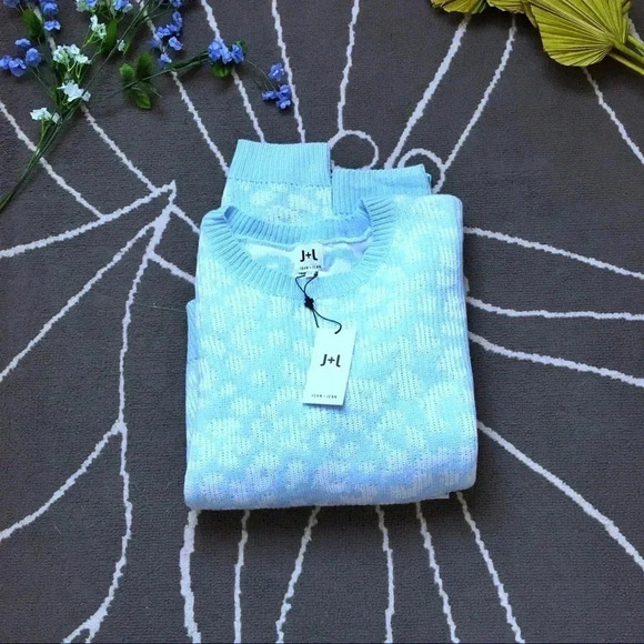 John + Jenn blue leopard print sweater - Picture 2 of 4